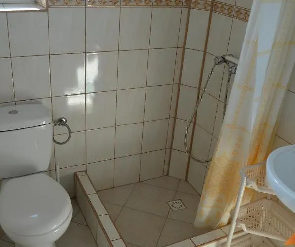 בית אירוח Sara' *