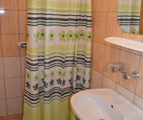 בית אירוח Sara' *